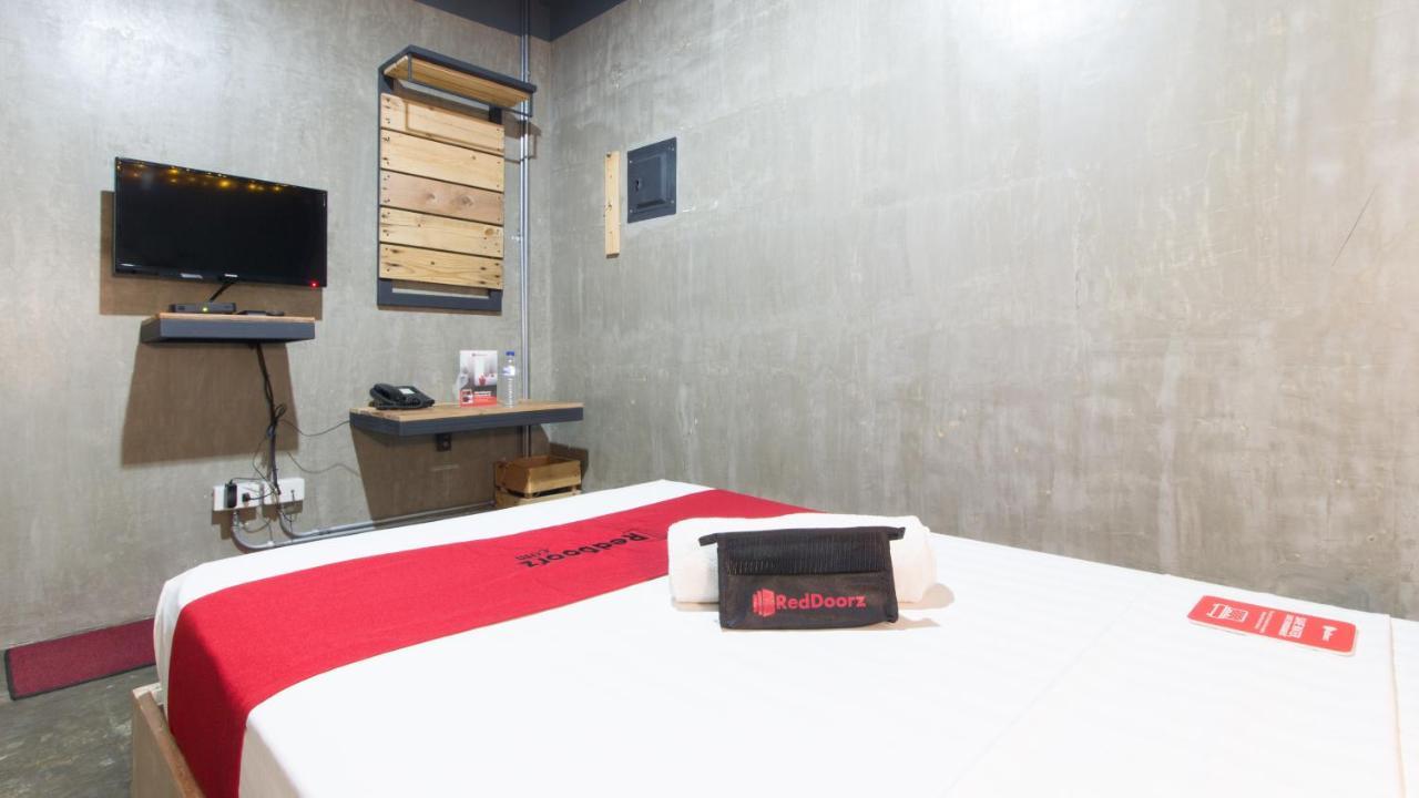 Reddoorz Plus @ Taft North Mandurriao Илойло Сити Екстериор снимка